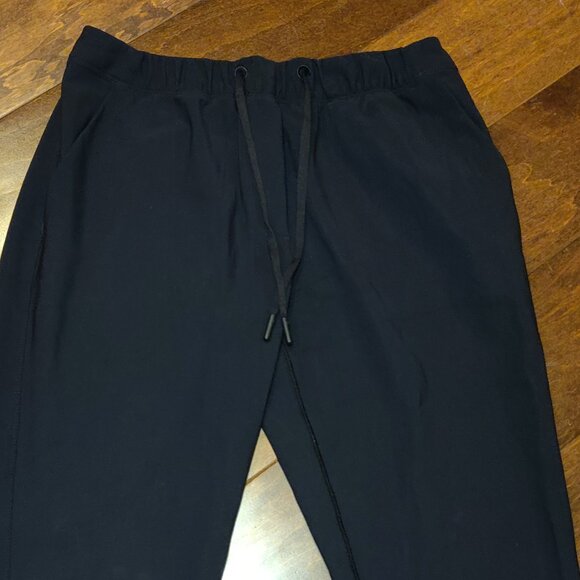 Lululemon Black Woven Crop Pant With Drawstring Waist Women's SIZE 4 - Picture 4 of 6